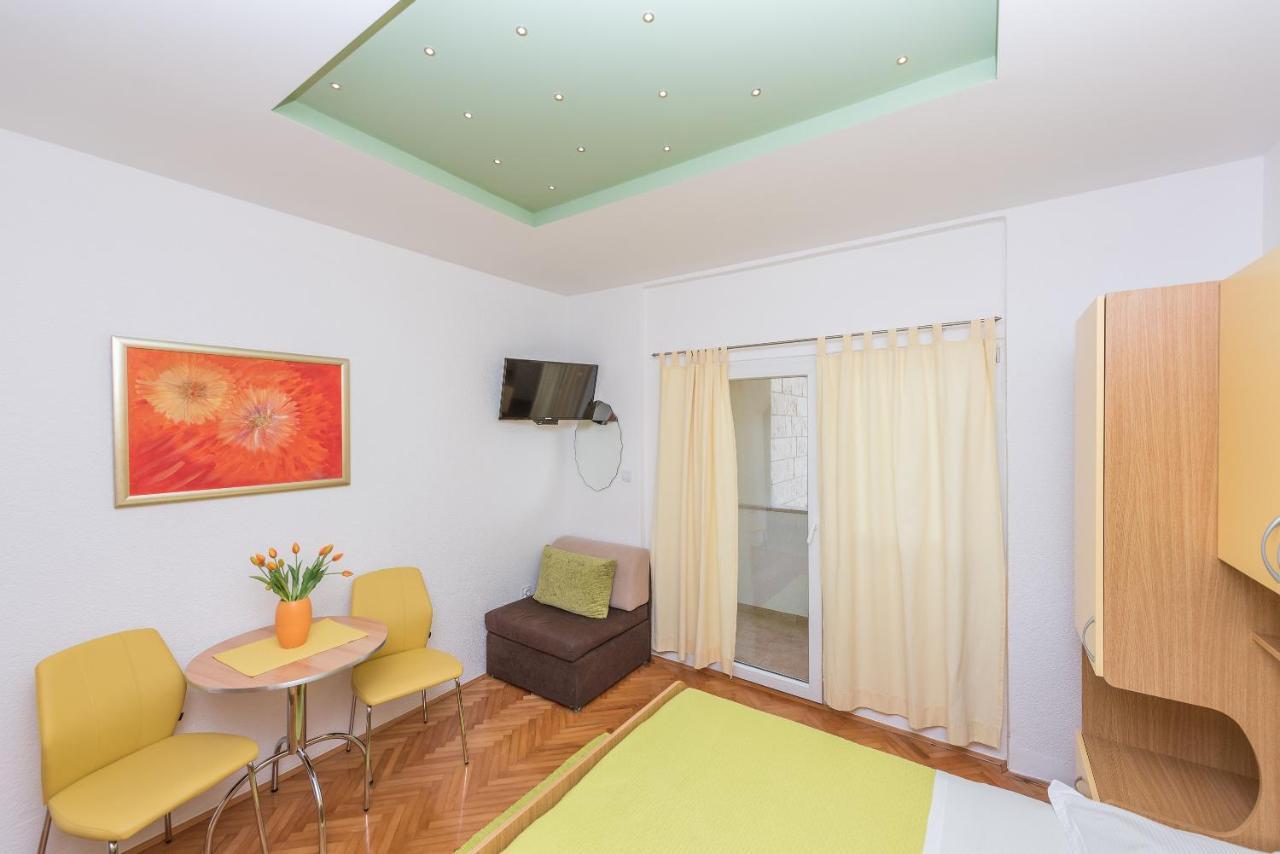 Apartments Villa Vujcic Макарска Экстерьер фото
