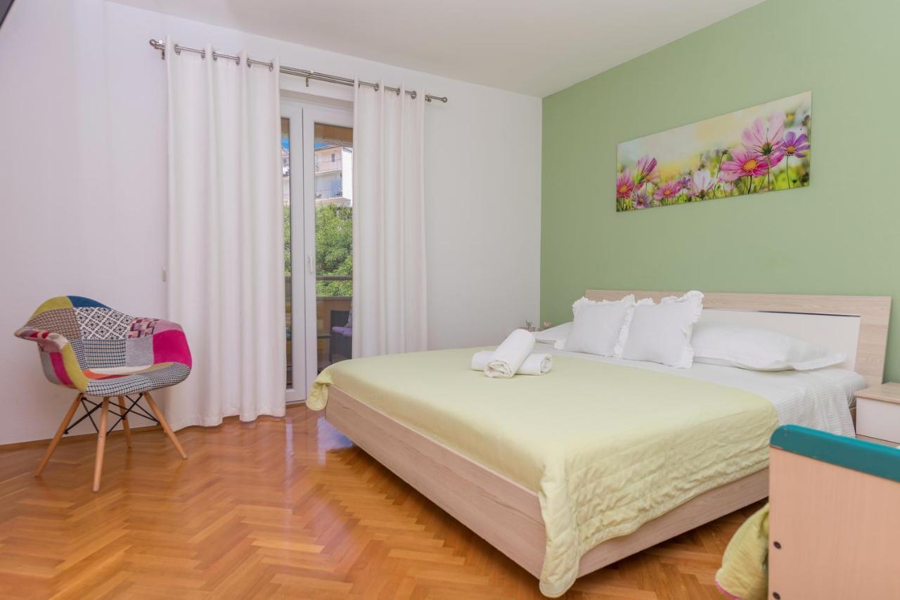 Apartments Villa Vujcic Макарска Экстерьер фото
