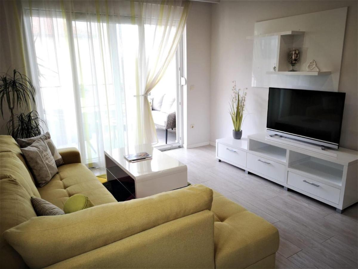 Apartments Villa Vujcic Макарска Экстерьер фото