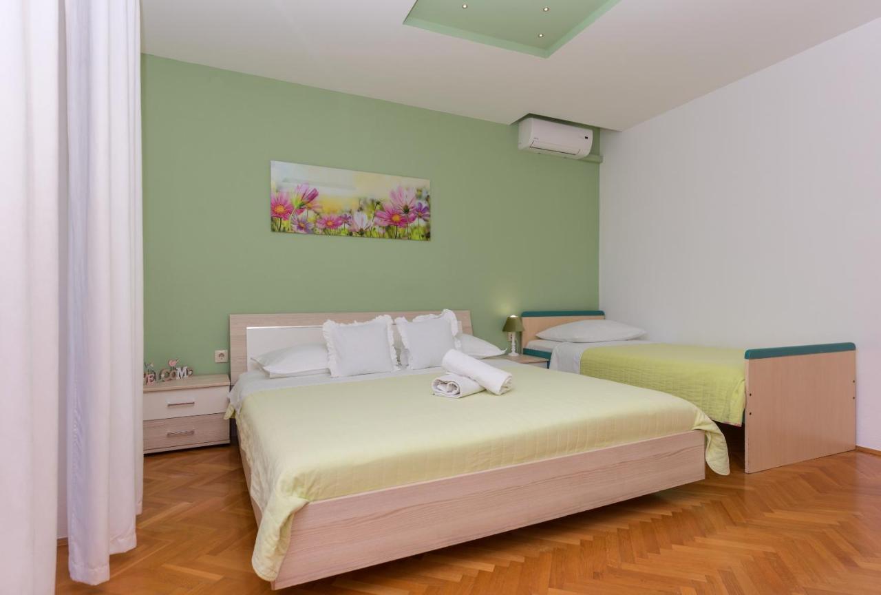 Apartments Villa Vujcic Макарска Экстерьер фото