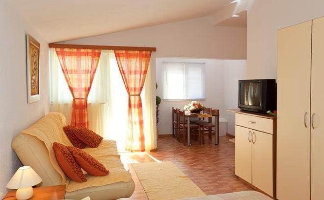 Apartments Villa Vujcic Макарска Экстерьер фото